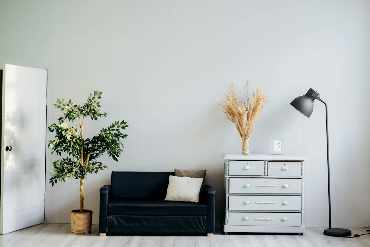 Malmo Minimalist Floating Nightstand - Walnut