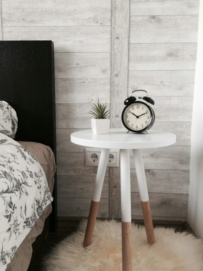 Malmo Minimalist Laptop Desk - Walnut